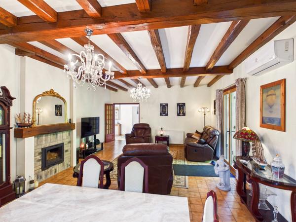 Maison individuelle de 4 chambres à proximité d'un village avec commodités