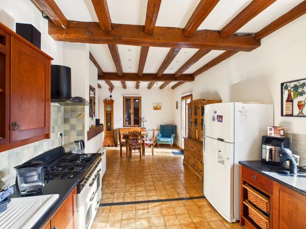 Maison individuelle de 4 chambres à proximité d'un village avec commodités