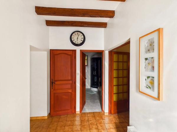 Maison individuelle de 4 chambres à proximité d'un village avec commodités