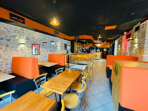 A vendre Mur et (ou) Fond de commerce avec licence 4, mur et appartement à Barbaste