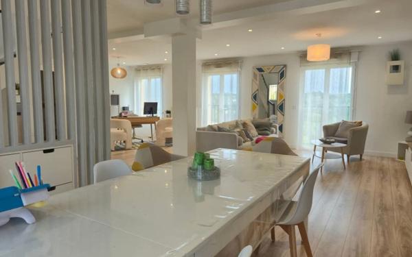 Maison à vendre    6 pièces • 155 m2 Crécy-la-Chapelle