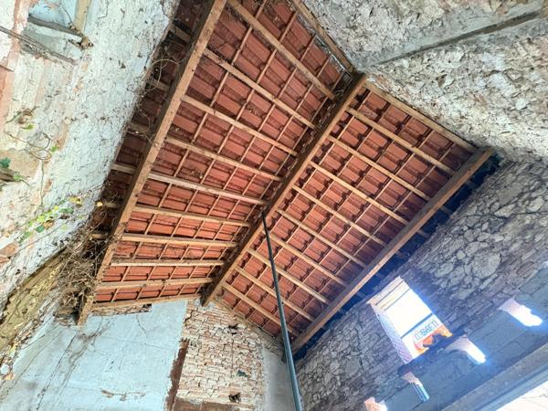 garage et terrain en zone urbaine