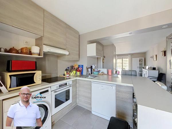 Appartement à vendre 3 pièces CHAMBERY (73) - 70m2 - balcon - garage et cave.