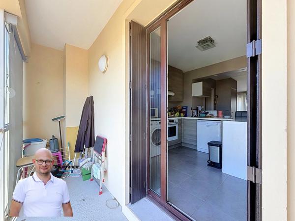 Appartement à vendre 3 pièces CHAMBERY (73) - 70m2 - balcon - garage et cave.