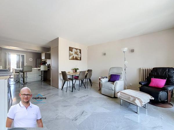 Appartement à vendre 3 pièces CHAMBERY (73) - 70m2 - balcon - garage et cave.