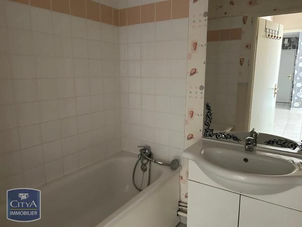 Appartement à louer 2 pièces 44.5m² Isbergues (62330)