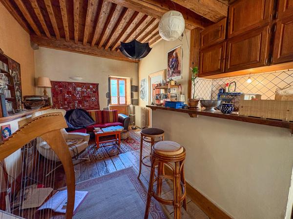Appartement T3 57m² loi carrez 75 m² hors loi carrez avec terrasse