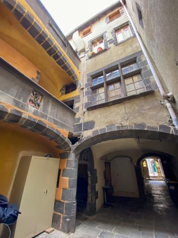 Appartement T3 57m² loi carrez 75 m² hors loi carrez avec terrasse