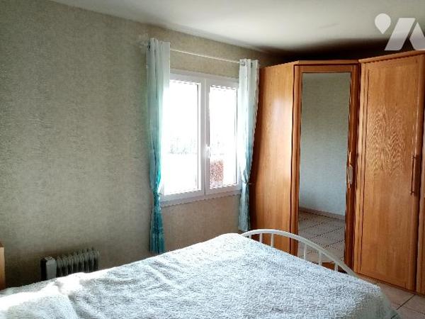 TRES BELLE MAISON SANS TRAVAUX AVEC PISCINE, proche commerces, écoles, A77