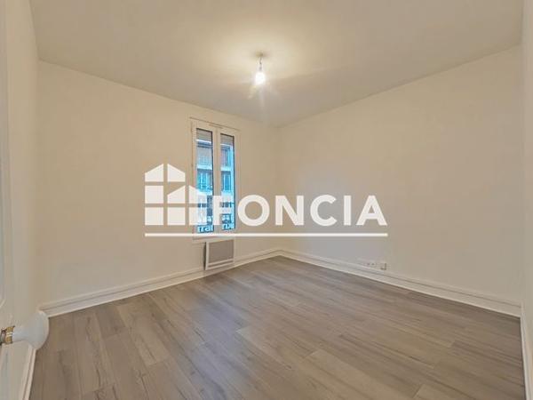 Location Appartement 2 pièces 43 m² - 12 Rue du général Leclerc Rosny-sous-bois 93110