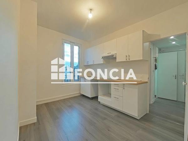 Location Appartement 2 pièces 43 m² - 12 Rue du général Leclerc Rosny-sous-bois 93110