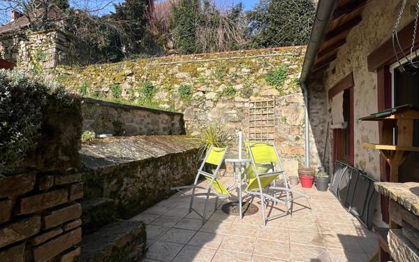 Immeuble à vendre    3 pièces • 106 m2 Nexon