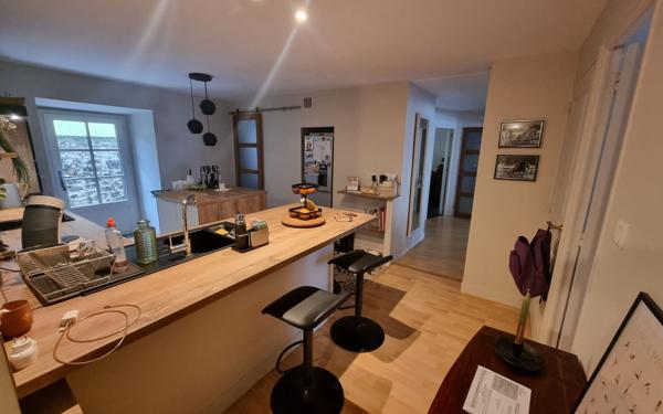 Immeuble à vendre    3 pièces • 106 m2 Nexon