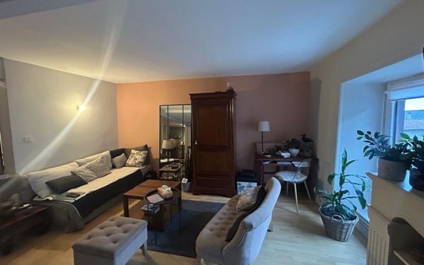 Immeuble à vendre    3 pièces • 106 m2 Nexon