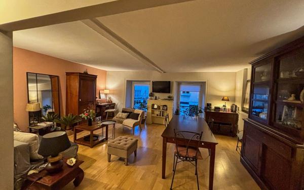 Immeuble à vendre    3 pièces • 106 m2 Nexon