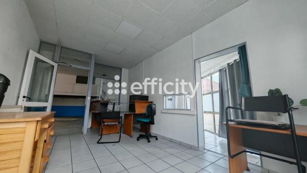 Local Commercial 3 pièces - 238 m²
