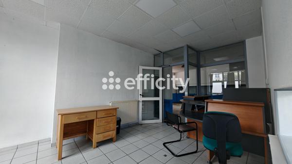 Local Commercial 3 pièces - 238 m²