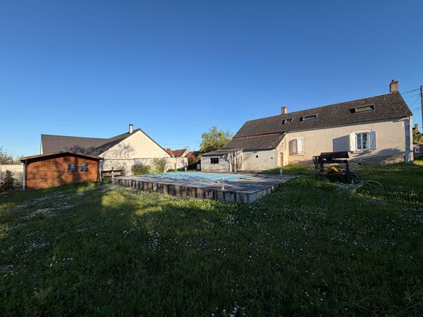 Maisons à La Chapelle-saint-ursin