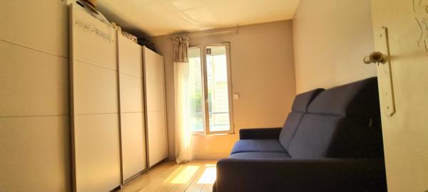 Paris (75014) Studio lumineux au calme