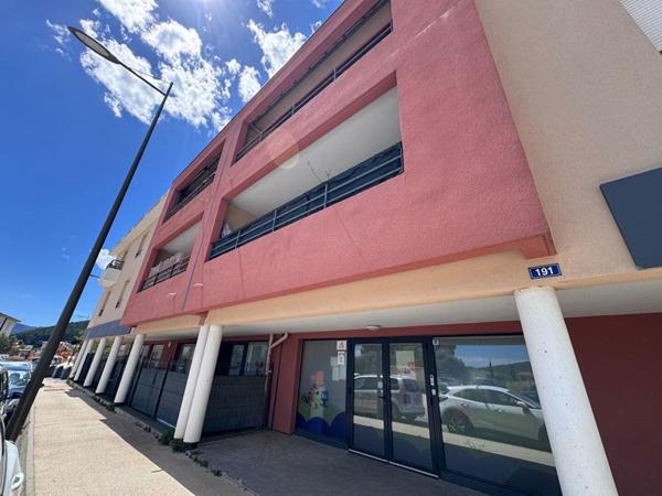 Local commercial à vendre 374 000 € Cuers 139 m² DPE B