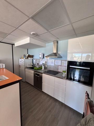 Local commercial à vendre 374 000 € Cuers 139 m² DPE B