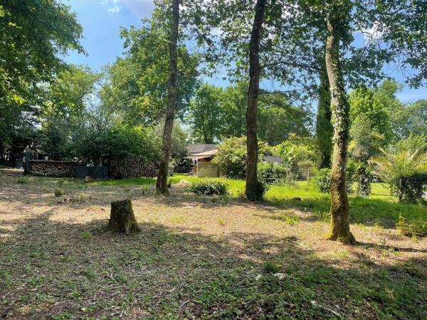 Terrain à bâtir de 670 m² environ