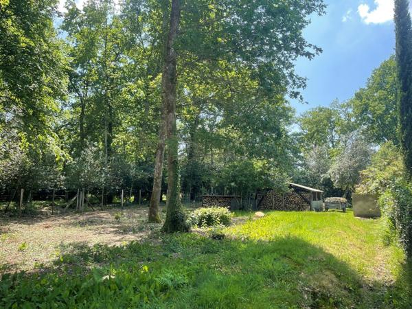 Terrain à bâtir de 670 m² environ