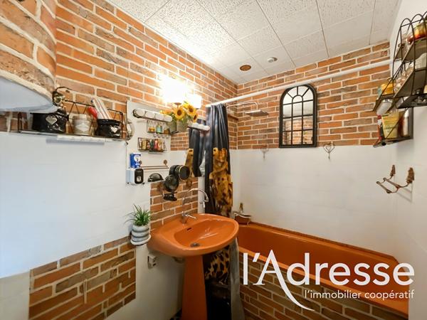 T3 AVEC VÉRANDA, TERRASSE, CAVE ET ATELIER - EXPOSITION SUD