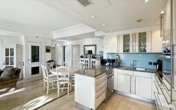 Appartement à vendre    3 pièces • 71,04 m2 Golfe Juan - Vallauris