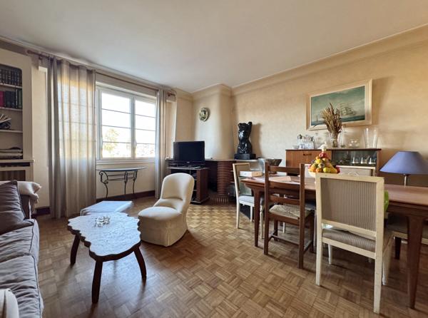 Maison  7 pièce(s)  6 chambre(s)  171 m²