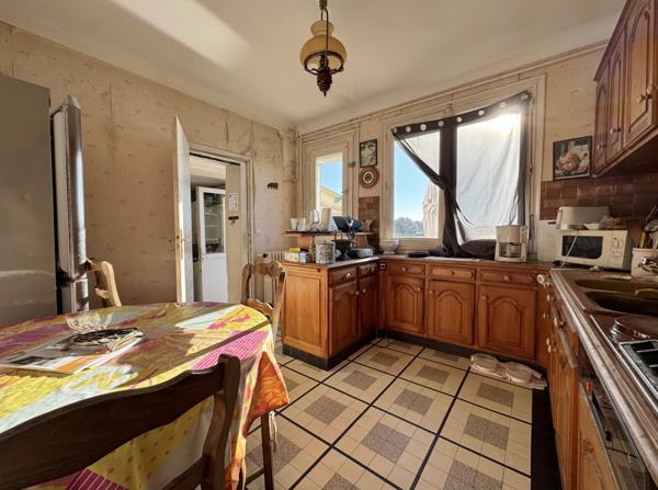 Maison  7 pièce(s)  6 chambre(s)  171 m²