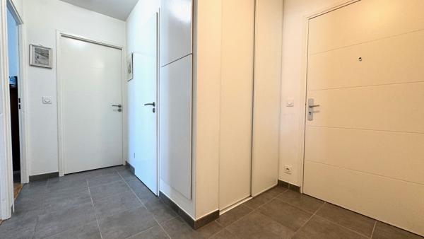 VENDU LOUÉ - Bel appartement F3 de 66 m² avec extérieur - Résidence seniors sécurisée à Montlignon (95)
