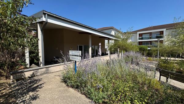 VENDU LOUÉ - Bel appartement F3 de 66 m² avec extérieur - Résidence seniors sécurisée à Montlignon (95)