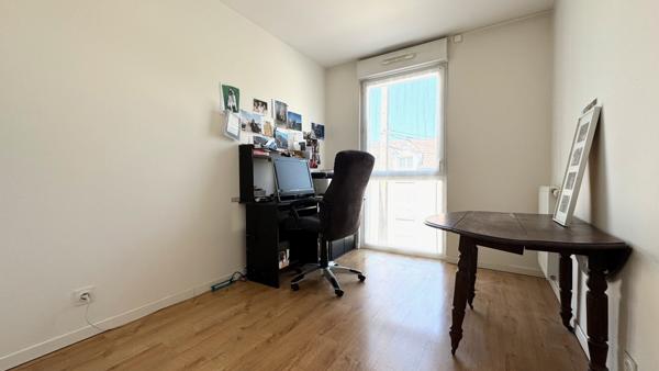 VENDU LOUÉ - Bel appartement F3 de 66 m² avec extérieur - Résidence seniors sécurisée à Montlignon (95)
