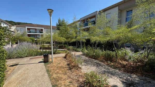 VENDU LOUÉ - Bel appartement F3 de 66 m² avec extérieur - Résidence seniors sécurisée à Montlignon (95)