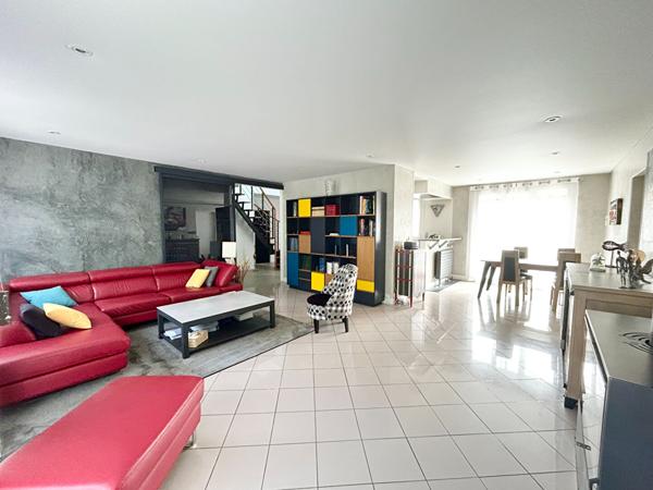 DOMAINE PRIVÉ - MAISON DE PLAIN PIED AVEC COMBLES AMENAGÉS