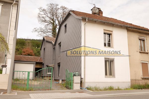 MAISON DE VILLE AVEC GARAGE ET DEPENDANCE 69 900 €