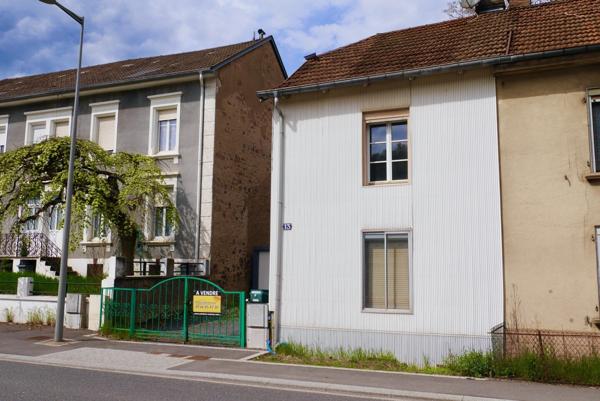 MAISON DE VILLE AVEC GARAGE ET DEPENDANCE 69 900 €