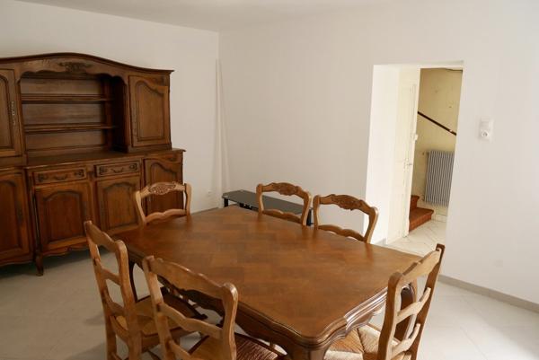 MAISON DE VILLE AVEC GARAGE ET DEPENDANCE 69 900 €