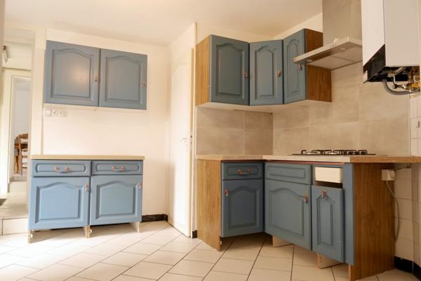 MAISON DE VILLE AVEC GARAGE ET DEPENDANCE 69 900 €
