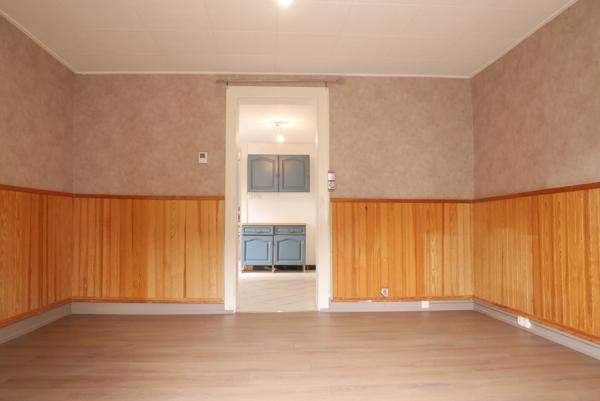 MAISON DE VILLE AVEC GARAGE ET DEPENDANCE 69 900 €