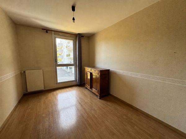 EXCLUSIVITÉ APPARTEMENT 3 PIÈCES IDÉALEMENT SITUÉ À LONS-LE-SAUNIER 65 m2