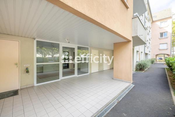 Appartement
         2 pièces
        - 45 m² Exclusivité 170 000 € *