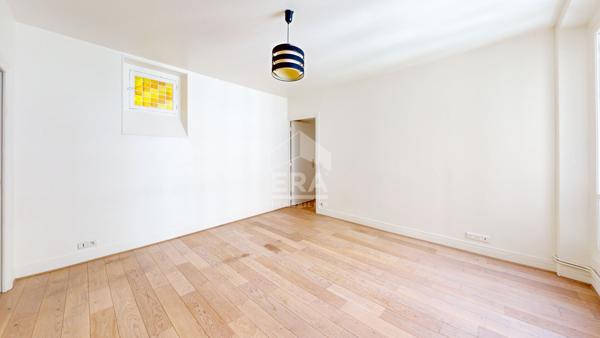 Secteur Saint-Augustin / Gare Saint-Lazare - 3 pièces - 2 chambres - 56.25 m2
