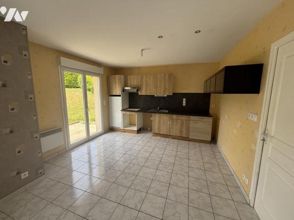 PROXIMITÉ TORIGNI SUR VIRE / MAISON D'HABITATION AVEC JARDIN