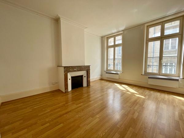 Appartement 2 pièce(s) 63.08 m2 PROCHE PLACE CARNOT NANCY