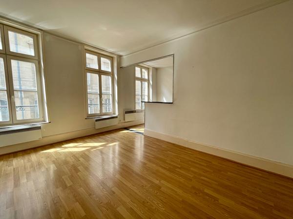 Appartement 2 pièce(s) 63.08 m2 PROCHE PLACE CARNOT NANCY