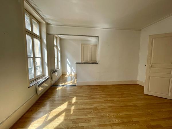 Appartement 2 pièce(s) 63.08 m2 PROCHE PLACE CARNOT NANCY