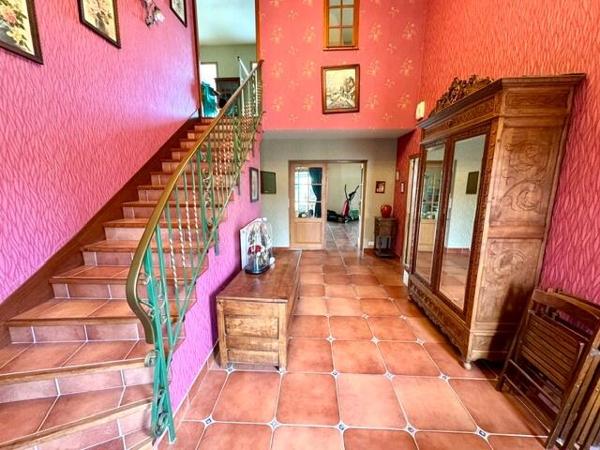 PLOUAGAT CENTRE- Maison familiale 329 m2 hab.