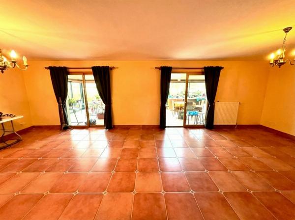 PLOUAGAT CENTRE- Maison familiale 329 m2 hab.